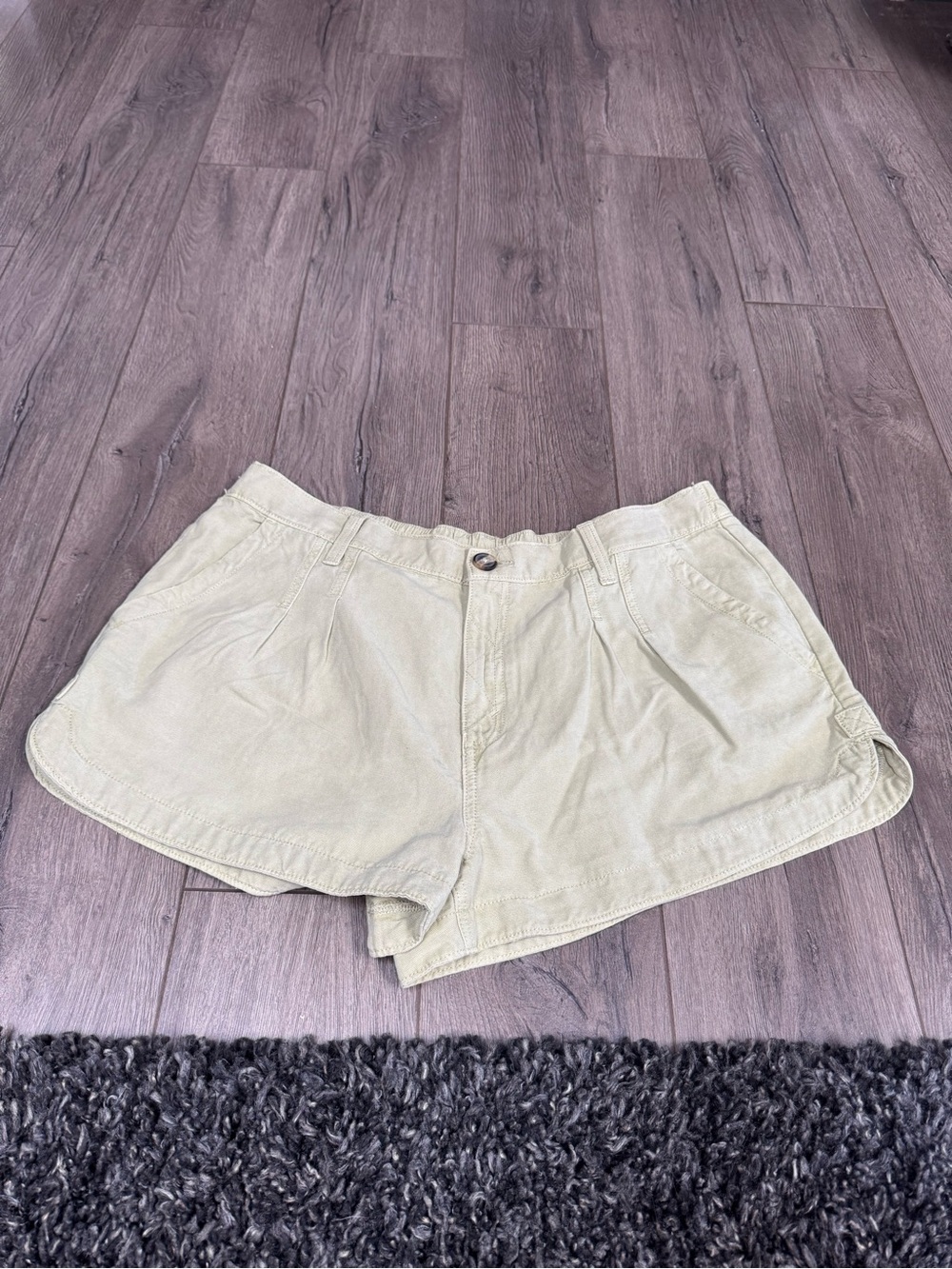 aerie High-Waist Casual Shorts in Light green